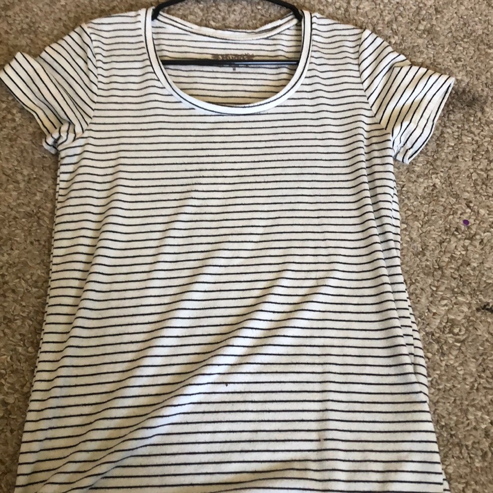 basic tee shirt